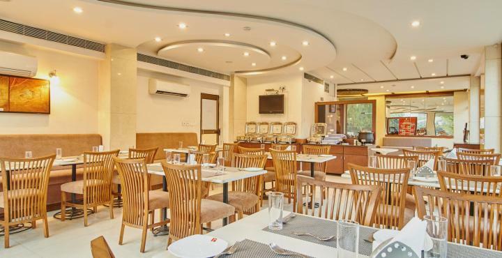 Treebo Trend Hotel Parker Ahmedabad Exterior foto