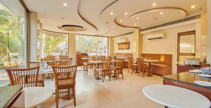 Treebo Trend Hotel Parker Ahmedabad Exterior foto